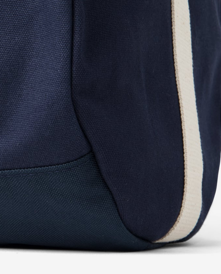 Baylen Stylish Barrel Bag – Spacious Everyday Carryall