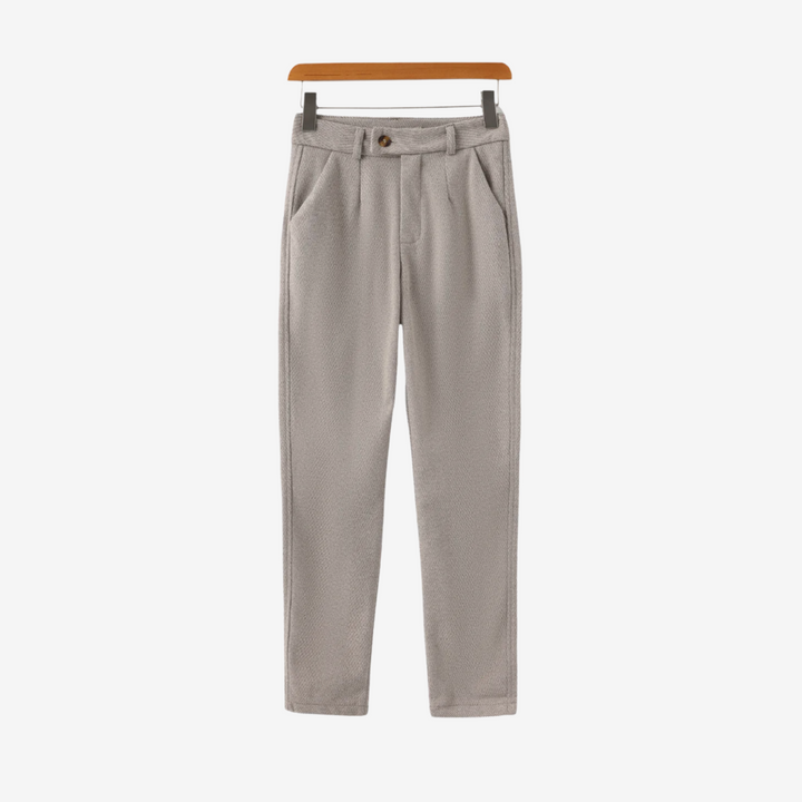 Men’s Coastal Casual Outfit – Polo Shirt, Beige Trousers & Suede Loafers